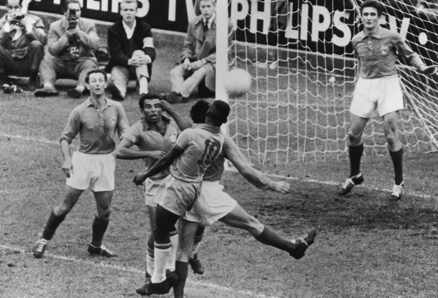 Pele ghi 3 bàn thắng trong một trận đấu tại World cup